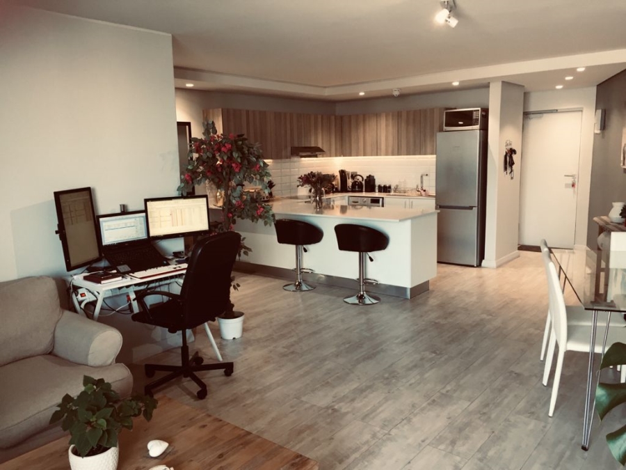 To Let 2 Bedroom Property for Rent in Green Point Western Cape